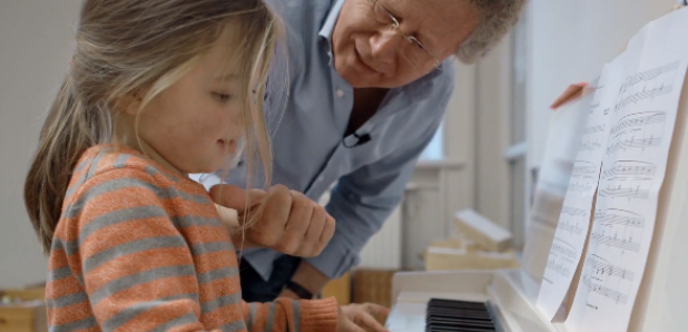 mini maestros advert